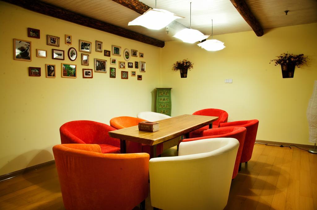Snail Youth Hostel Huzhou Bagian luar foto